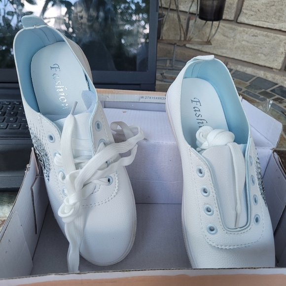 Ladles Sneakers - Picture 8 of 9